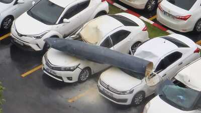 Ankara'da F-4 uçağının yakıt tankı düştü