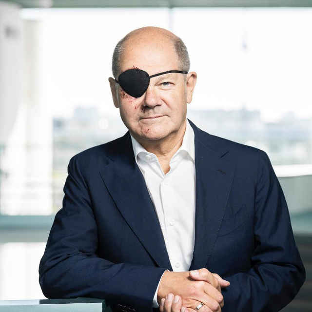  Almanya Başbakanı Scholz kaza geçirdi