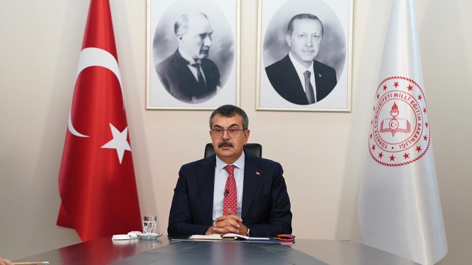 Bakan Tekin'den sınıflarda cep telefonu kullanımı açıklaması