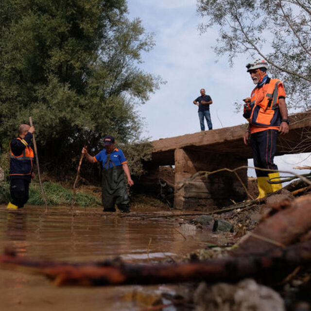  Sele kapılan Asel bebek balçıkta aranıyor!
