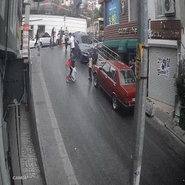  Dönerciyi temizlerken caddeyi yağa buladılar!