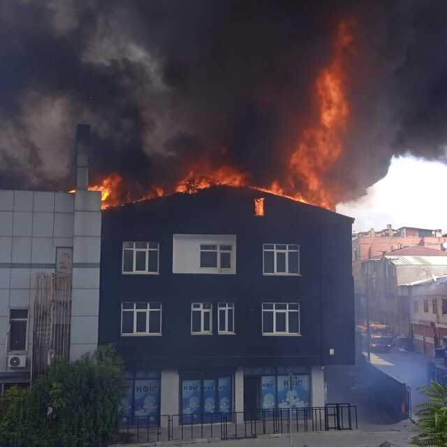  İstanbul'da iş yerinde feci yangın!