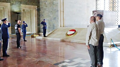 'Atatürk'ün yönetmeni Atatürk'ün huzurunda