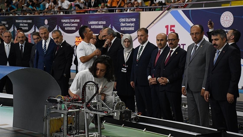 15. Uluslararası MEB Robot Yarışması Bursa'da başladı