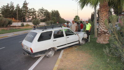 Kilis'te otomobil refüje çarptı: 2 yaralı