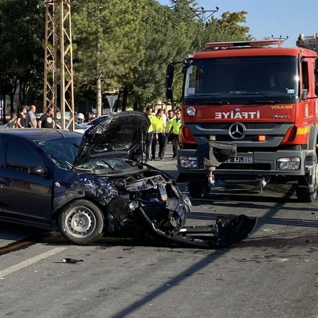 Karaman'da trafik kazası: 2'si polis 3 yaralı