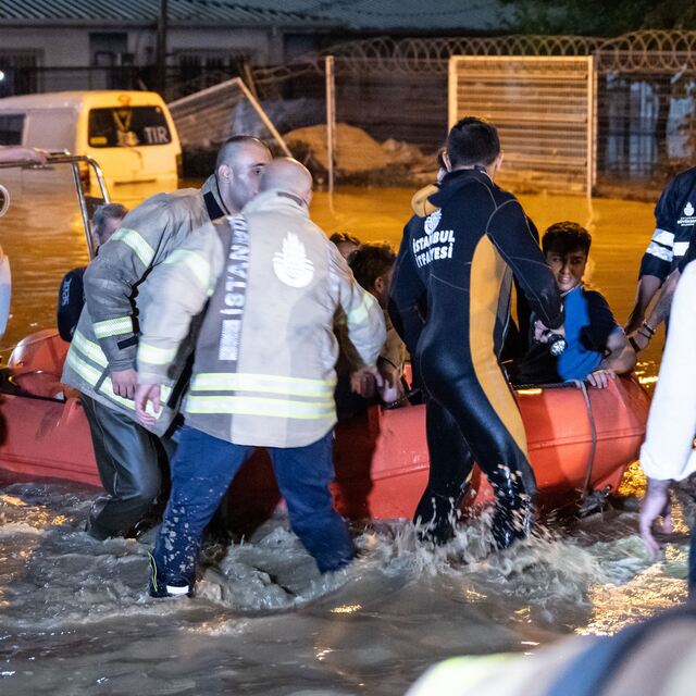 İstanbul'da sel felaketi! 2 ölü, 31 yaralı