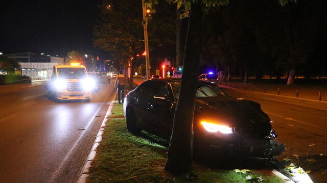 İzmir'de otomobil ile motosiklet çarpıştı: 1 ölü, 1 yaralı