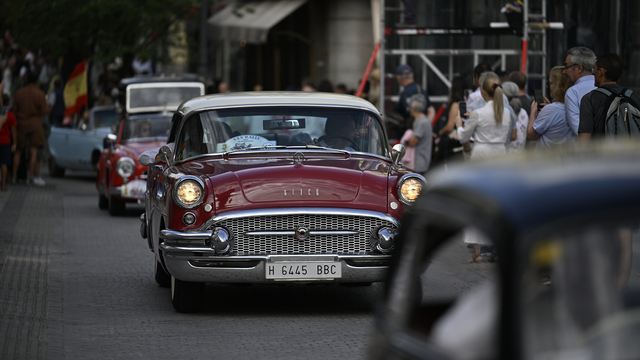  Klasik arabalarla şehir turu!