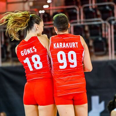  Zehra Güneş ve Ebrar Karakurt'un yıllar önceki fotoğrafı ortaya çıktı!