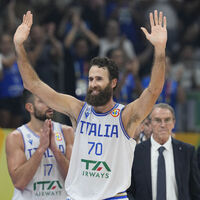 Datome basketbol kariyerini noktaladı