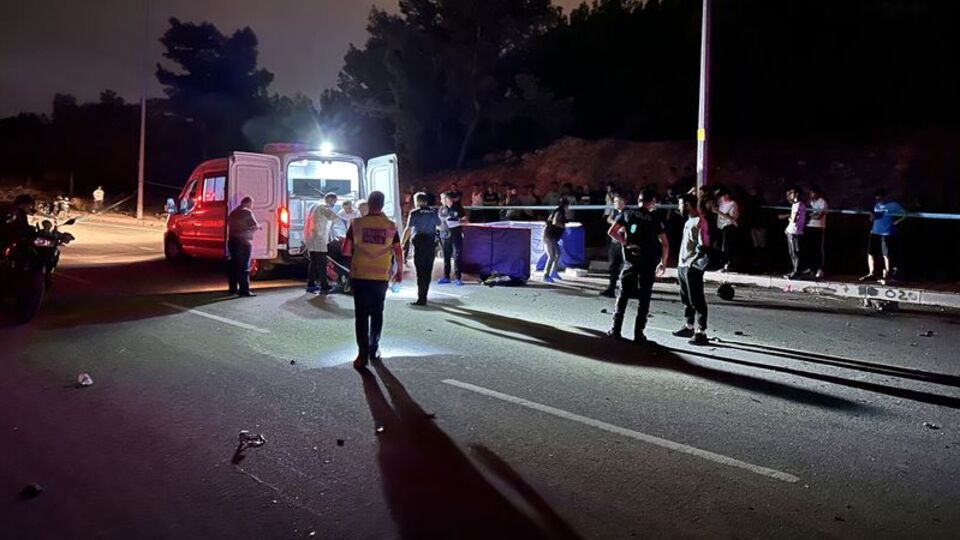 Antalya'da iki motosiklet çarpıştı: 2 ölü, 1 yaralı