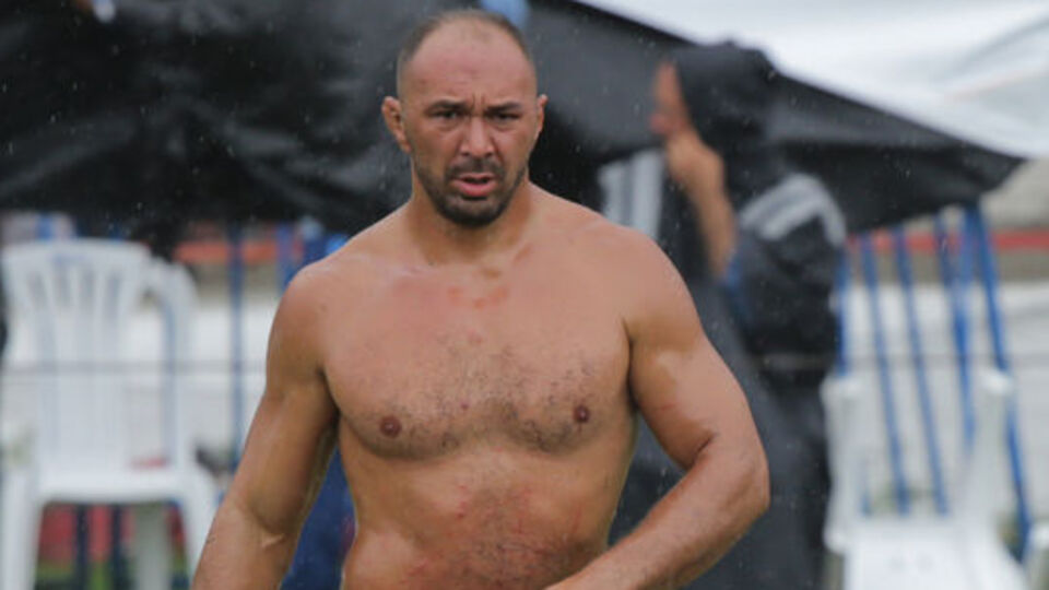 Elmalı Yağlı Güreşleri'nde zafer Ali Gürbüz'ün!