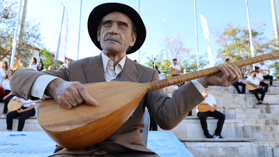 Aşık Veysel memleketinde anıldı