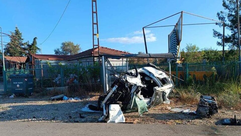 Hurda yığınına döndü! Karı kocayı kaza ayırdı!
