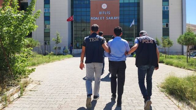 Bitlis merkezli 7 ilde FETÖ operasyonu: 9 gözaltı
