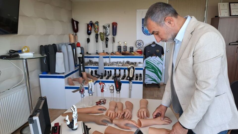 Rabia Birsen Güvercin'in protezini ücretsiz karşılayacak