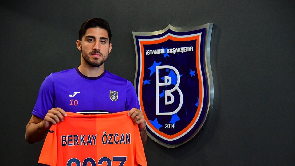 Berkay Özcan imzayı attı!