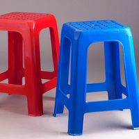 Taburelerin ortasında neden delik var?