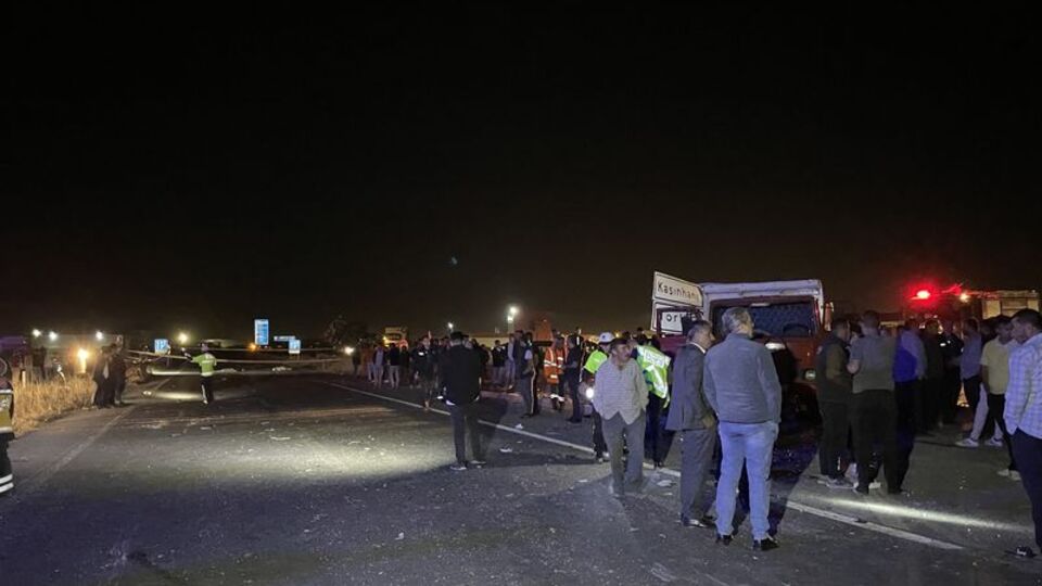 Konya'da zincirleme kaza: 2 ölü, 8 yaralı