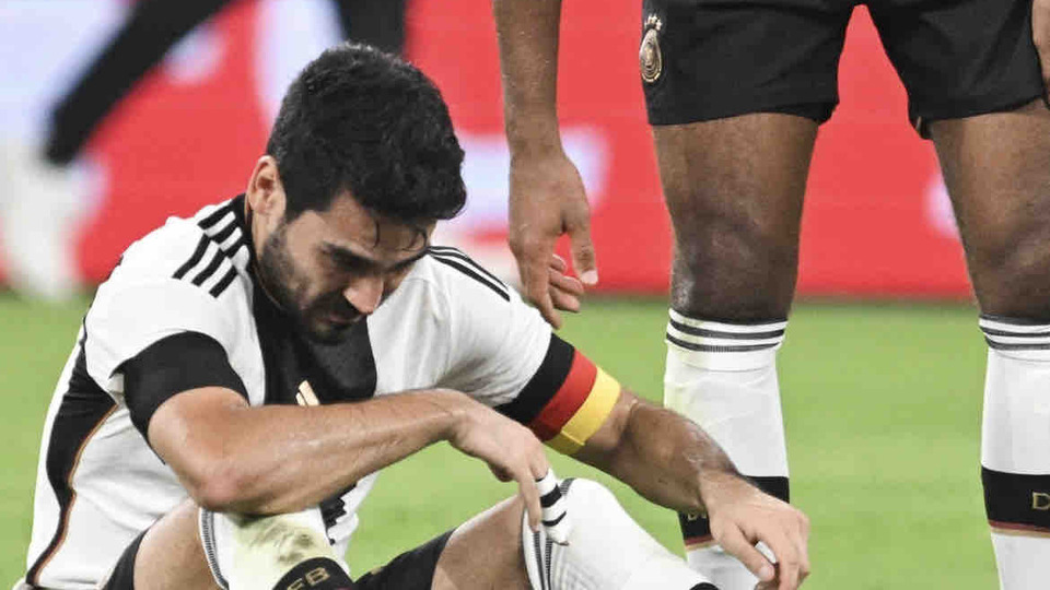 Sahayı ağlayarak terk etti!