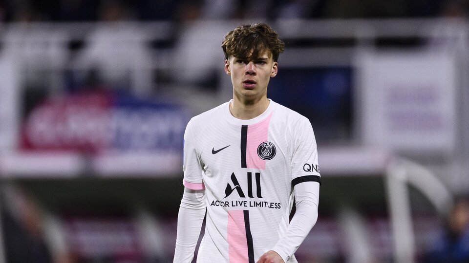 Adana Demirspor'a PSG'den orta saha!