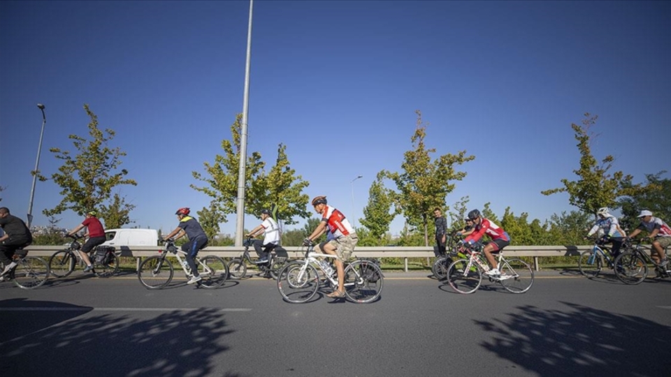 Lenfomaya dikkati çekmek için pedal çevirdiler