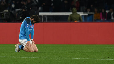 Kvaratskhelia'ya ne oldu?