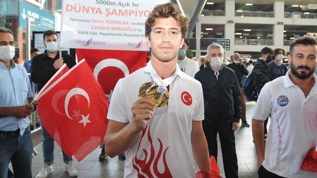 Milli yüzücüden gümüş madalya