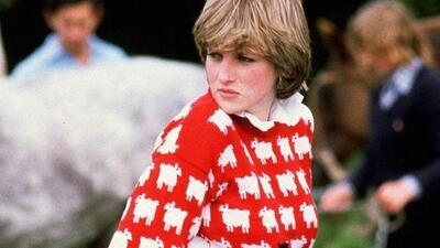 Prenses Diana'nın kazağı satıldı