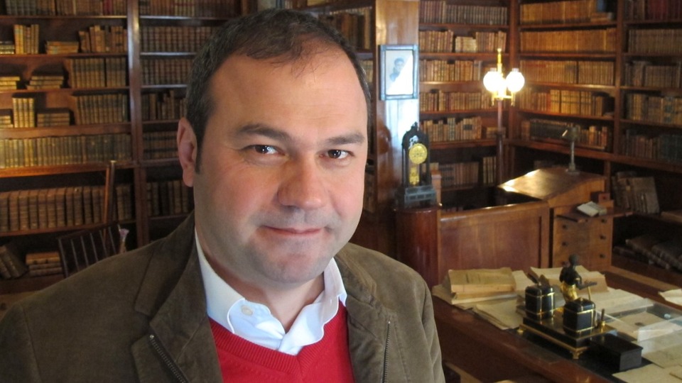 Bir çağ yangını romanı: 'Yangın Olur'