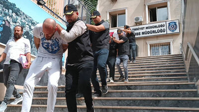 İstanbul'da kafeye motosikletli saldırı! 6 İsveçli gözaltında!