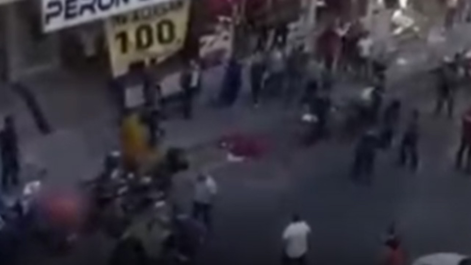 30 kişi gözaltında! 1 kişi öldürüldü! 'Yol verme' savaşı!