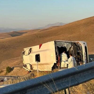  Van'da feci kazada 5 kaçak göçmen öldü, 7'si polis 26 kişi yaralandı