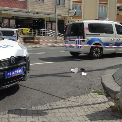  23 yıllık eşini bıçakla öldürdü!