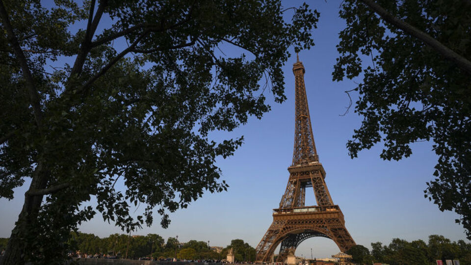 Paris araç trafiğine kapatıldı