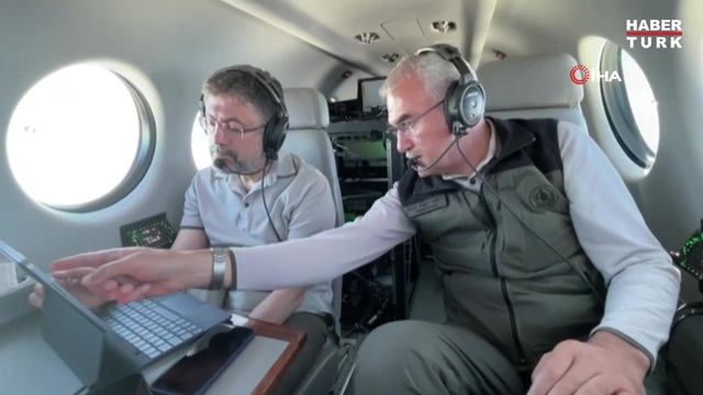  Bakan Yumaklı, yangın bölgesini havadan inceledi