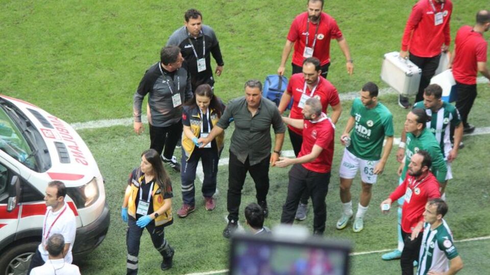 Maçta fenalaştı, hastaneye kaldırıldı!