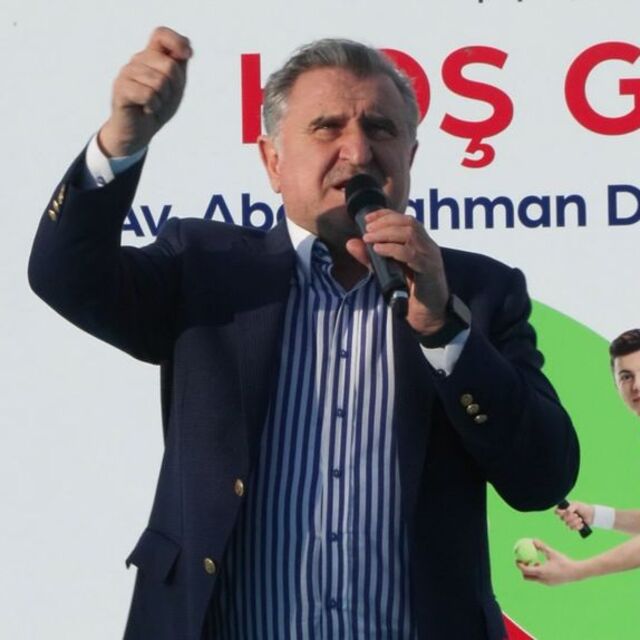 "10 milyon çocuk yüzme öğrenecek"