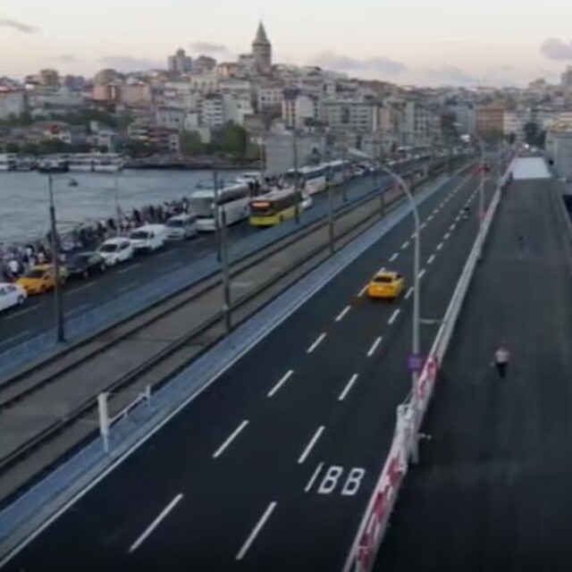 Galata Köprüsü trafiğe açıldı
