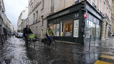 Fransa'da kuvvetli yağış ve fırtına