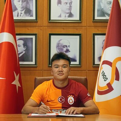 Galatasaray Beknaz'ı profesyonel yaptı