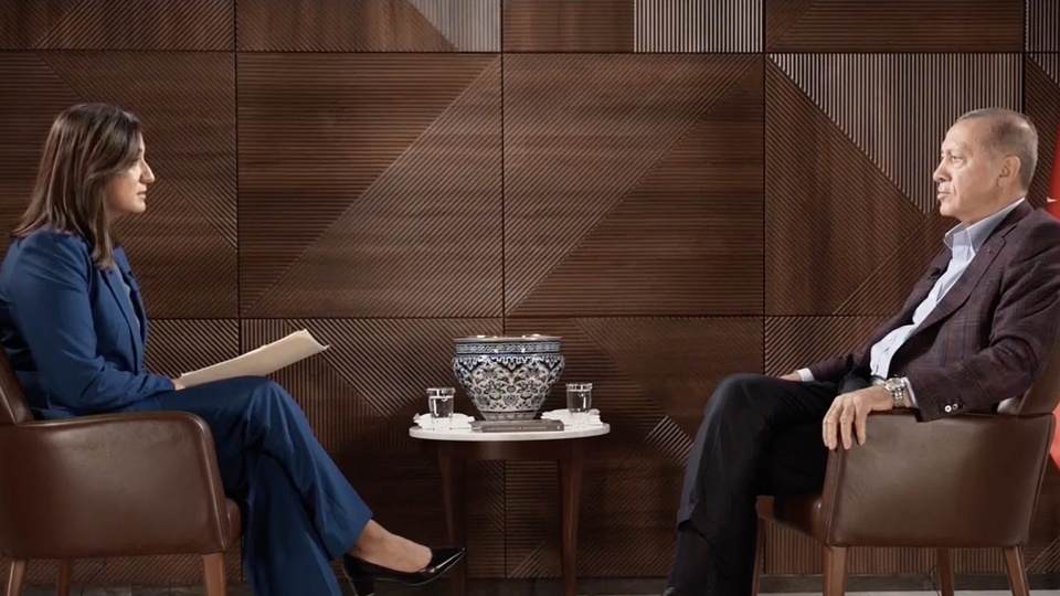 Cumhurbaşkanı Erdoğan: Sözümü kesmeye hakkın yok, saygı duyacaksın