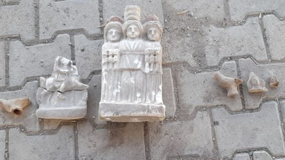 Kabristanda mezar kazılırken bulundu