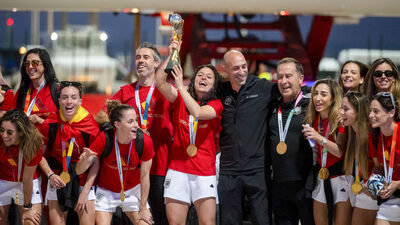 İspanya kadın takımı, boykotu bitirdi!