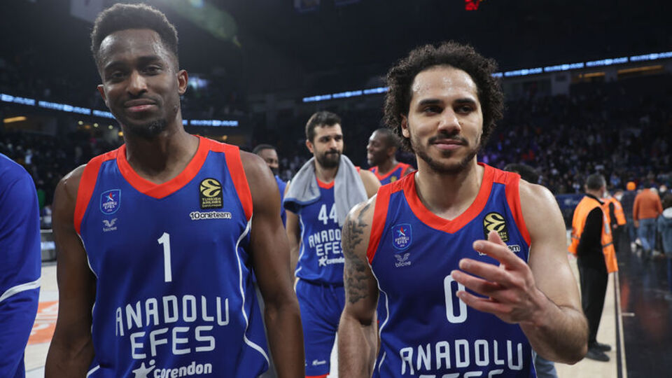 Anadolu Efes'te yeni kaptanlar belli oldu