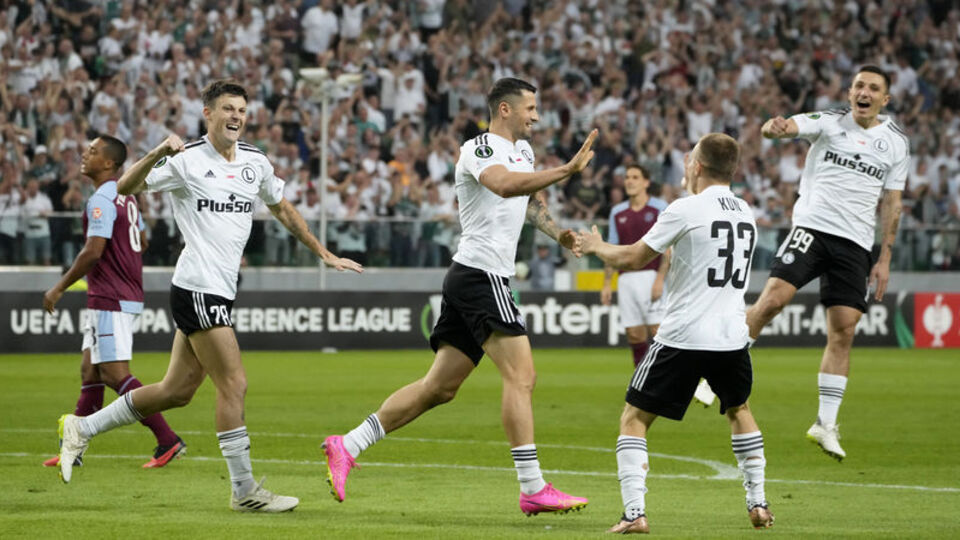 Aston Villa, Polonya'da kayıp!