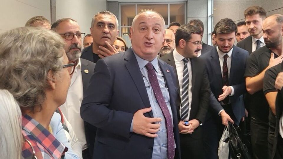 İBB yöneticisinin "örgüte yardım" davasında karar