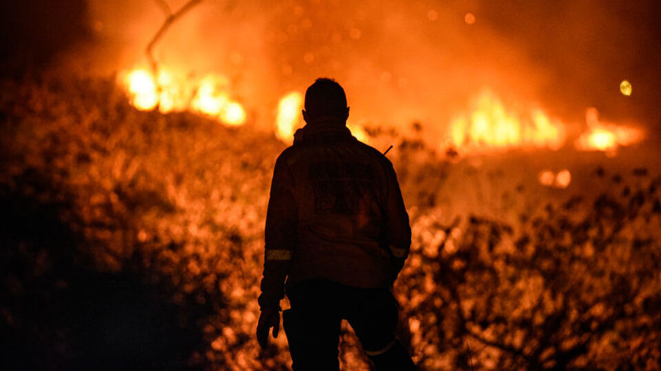 'Ceset çadırı'nı bulmuştu! Şimdi de yangınlar için...
