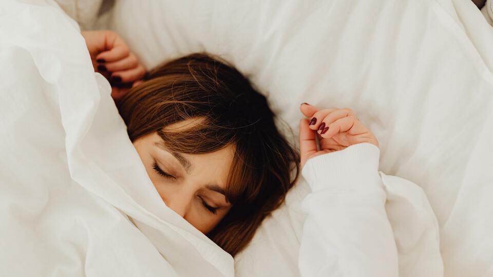 Rüyada Zengin Biriyle Evlenmek